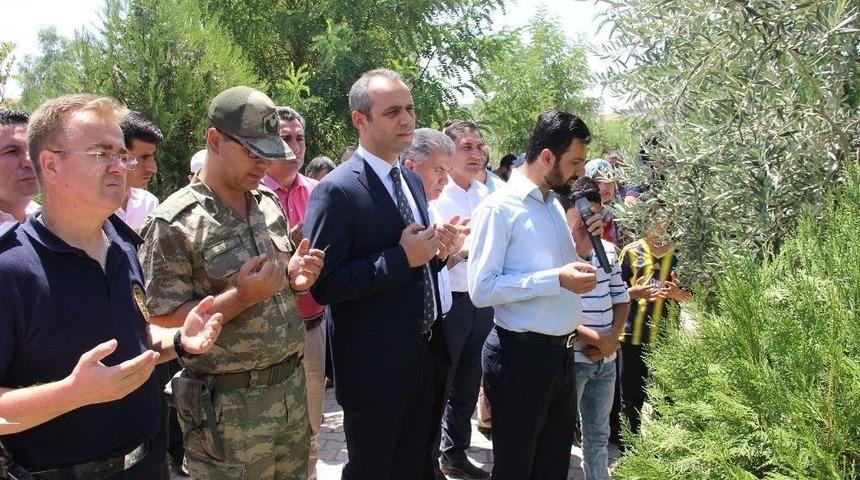 Cizre&rsquo;de Şehitler Mezarları Başında Anıldı