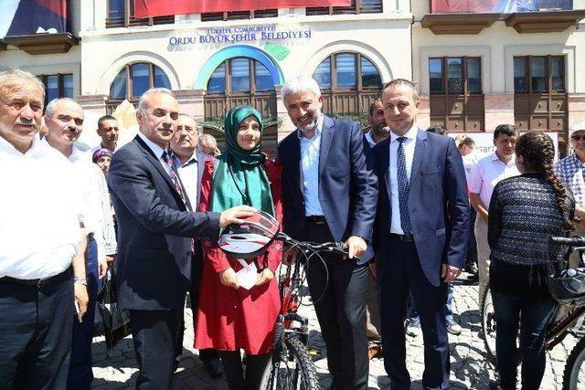 &Ouml;ğrencilere Teog &Ouml;d&uuml;l&uuml; 2