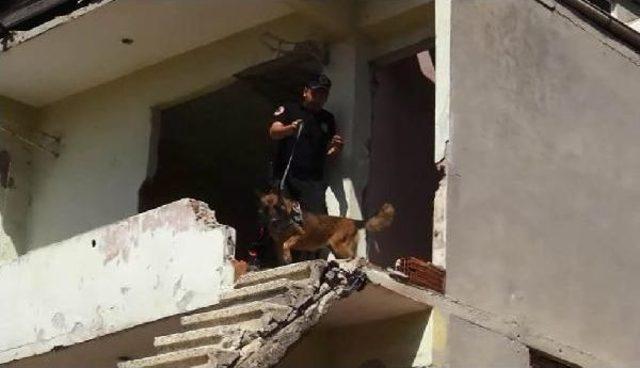 Fikirtepe de Kentsel D&ouml;n&uuml;ş&uuml;m Nedeniyle Boşaltılan Binalarda Uyuşturucu Operasyonu 1