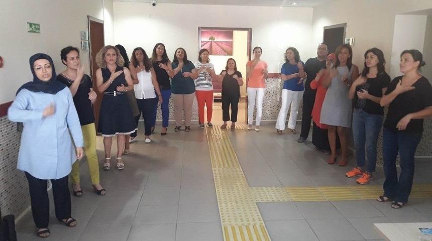 S&ouml;ke&rsquo;de Sağlık &Ccedil;alışanları İşaret Dilini &Ouml;ğrendi