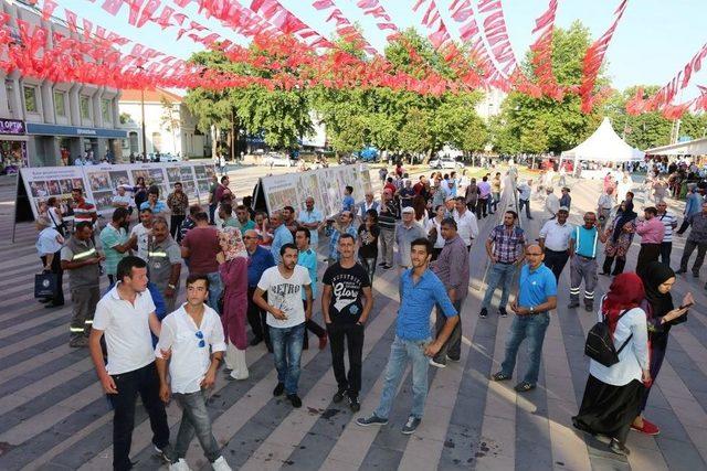 Adapazarı Belediyesi 15 Temmuz Sergisi Açtı