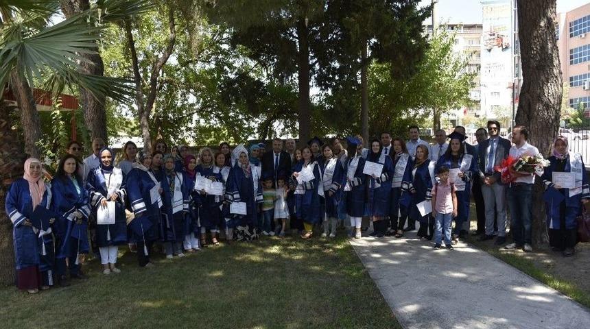 Yunusemre&rsquo;de Anne &Uuml;niversitesi 2. Mezunlarını Verdi