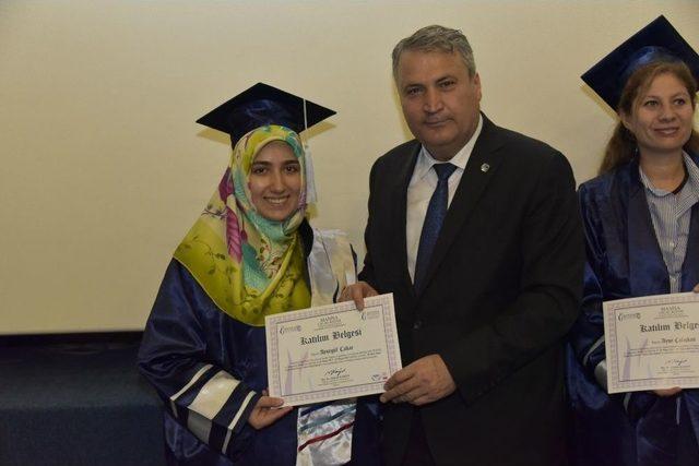 Yunusemre’de Anne Üniversitesi 2. Mezunlarını Verdi