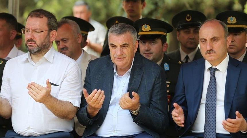 Başkan To&ccedil;oğlu&rsquo;ndan, 15 Temmuz&rsquo;da Şehit Olan &Ouml;zel Harekat Polisi&rsquo;nin Mezarına Ziyaret