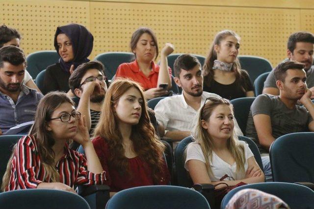 Saü’de ‘yaz Okulu Semineri’ Düzenlendi