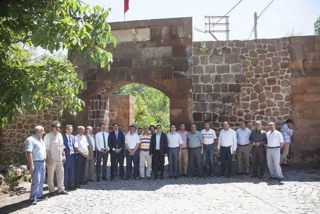 Ahlat’ta Proje Tanıtım Toplantısı