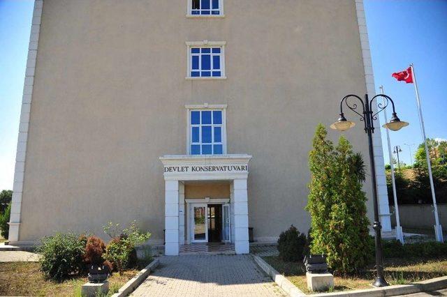 Devlet Konservatuvarı Ve Fen Bilimleri Enstit&uuml;s&uuml; M&uuml;d&uuml;rl&uuml;klerinde G&ouml;rev Değişikliği 2