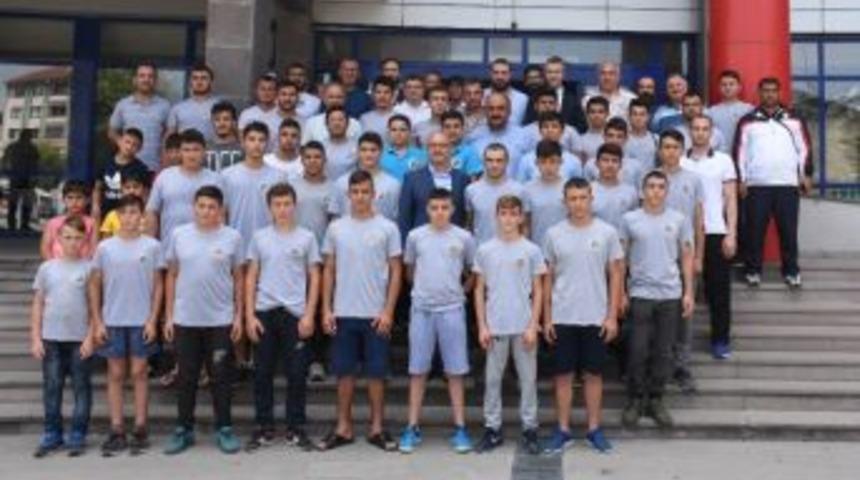 D&uuml;zceli G&uuml;reş&ccedil;iler Kırkpınar&rsquo;a Gitti