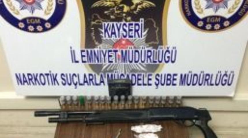 Uyuşturucu Operasyonu: 4 G&ouml;zaltı