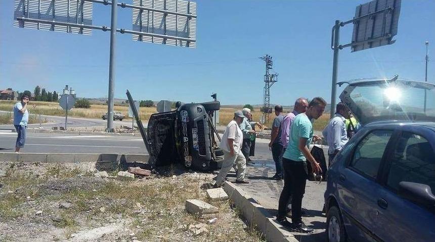 K&uuml;tahya&rsquo;da Trafik Kazası: 4 Yaralı