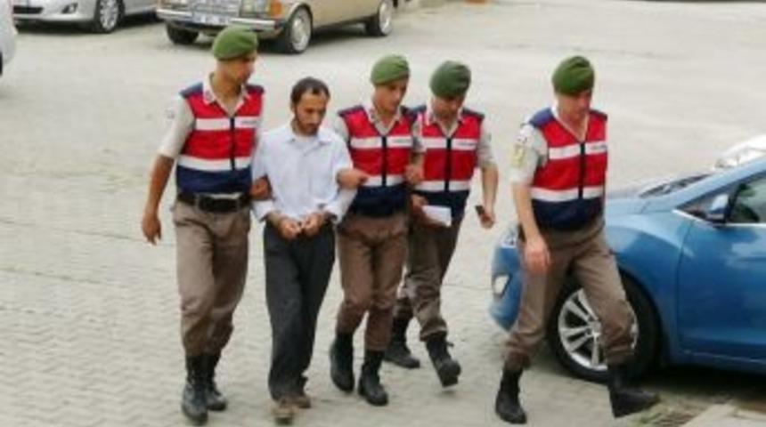 Bayrağı S&ouml;kmeye &Ccedil;alışan Şahıs Tutuklandı