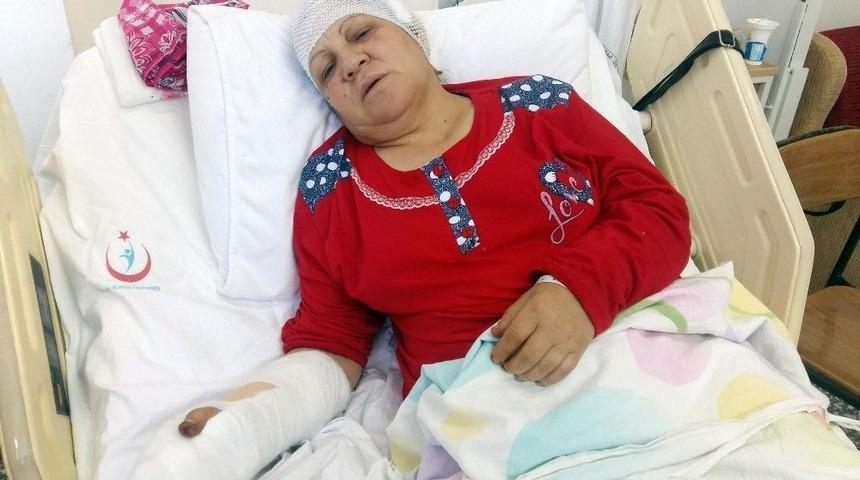 Sandalye Y&uuml;z&uuml;nden Tartıştığı Eşini Baltayla Darp Etti