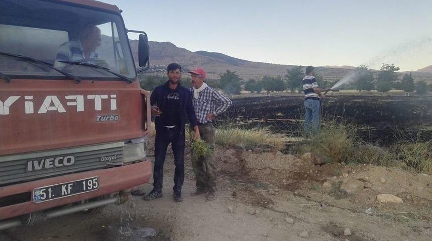 Anız Yangını Korkuttu