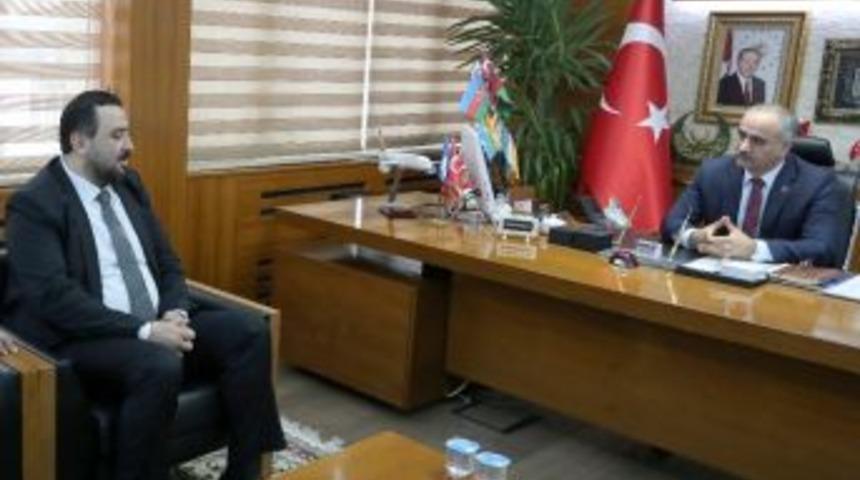 &rsquo;k&uuml;lliyeye Gitti&rsquo; Diye G&ouml;revden Alınan Oda Başkanına Destek