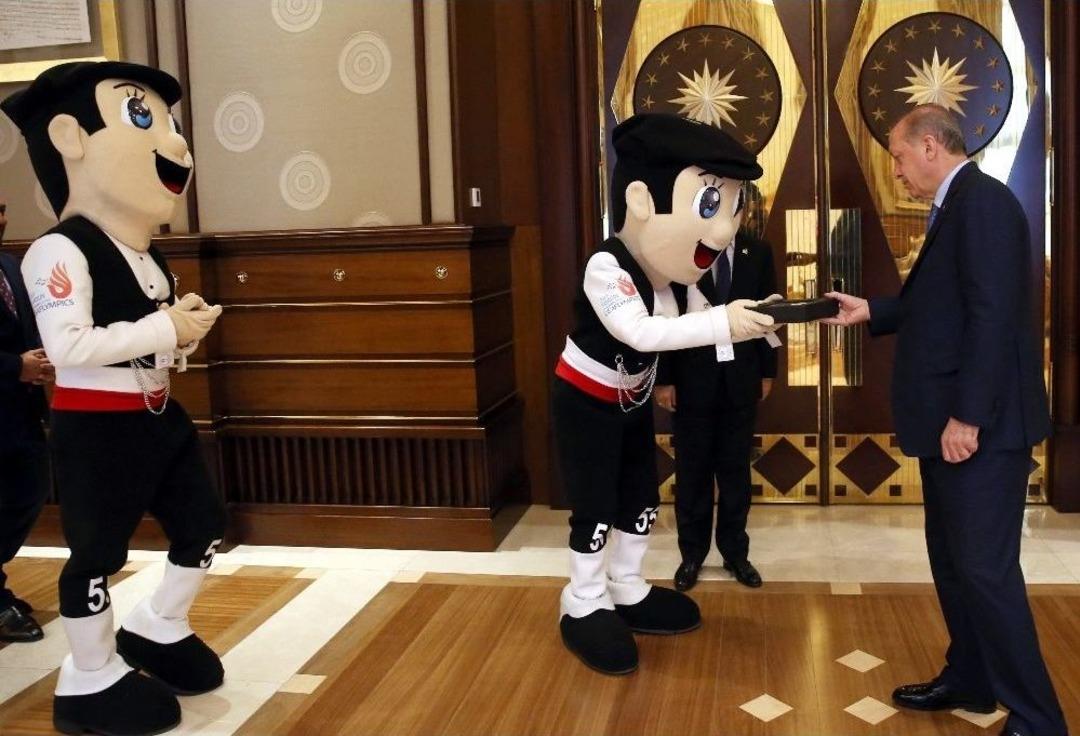 Bakan Kılı&ccedil;&rsquo;tan Cumhurbaşkanı Erdoğan Ve Başbakan Yıldırım&rsquo;a Deaflympics Daveti