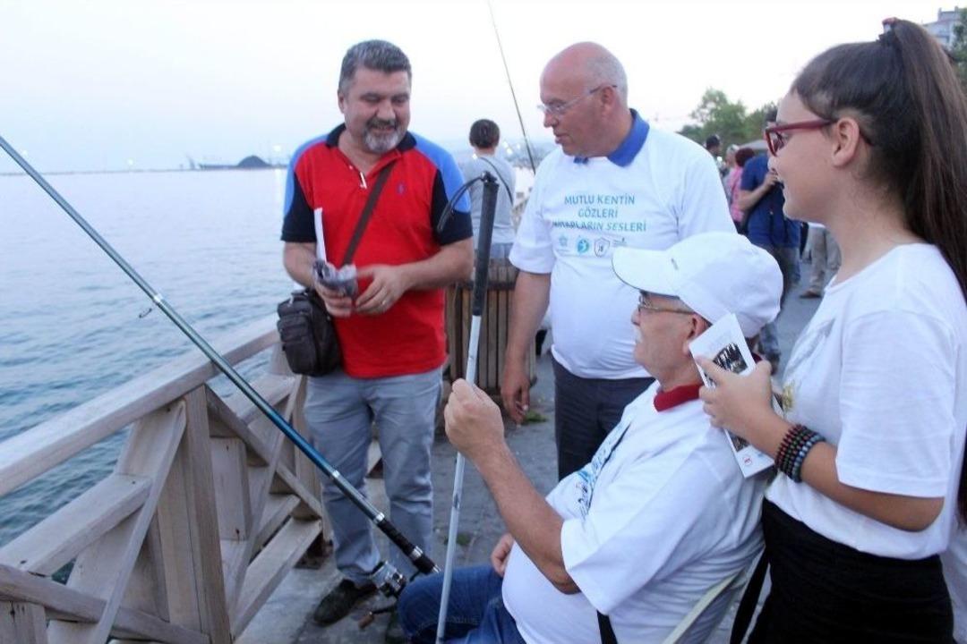 G&ouml;rme Engelliler Balık Tutmak İ&ccedil;in Yarıştı