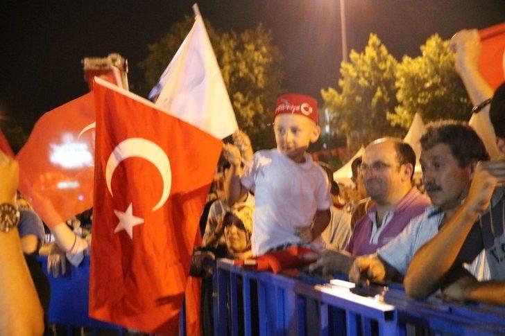 Sakarya’da ‘demokrasi Nöbeti’ İkinci Gününde Devam Etti G2