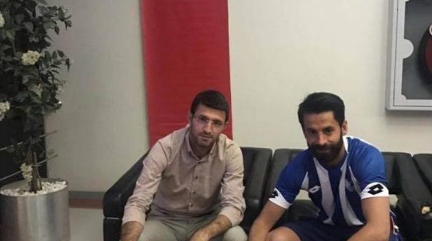 B.b.erzurumspor, İ&ccedil; Transferde &Uuml;&ccedil; Oyuncusu İle S&ouml;zleşme İmzaladı