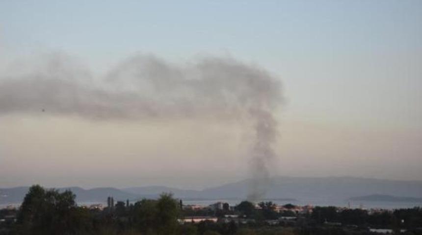 Balık&ccedil;ı Barınağındaki Yangında 2 Restoran K&uuml;l Oldu, Sahil G&uuml;venlik Binası Zarar G&ouml;rd&uuml;