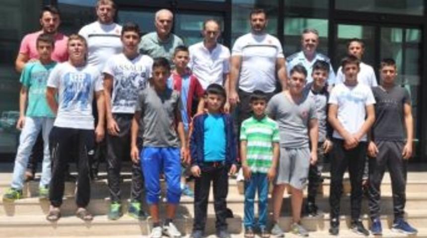 Altınovalı G&uuml;reş&ccedil;iler Kırkpınar&rsquo;da İddialı