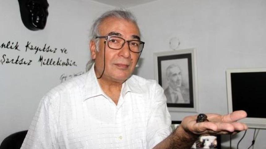 Bahçesinde Gergedan Böceği Buldu