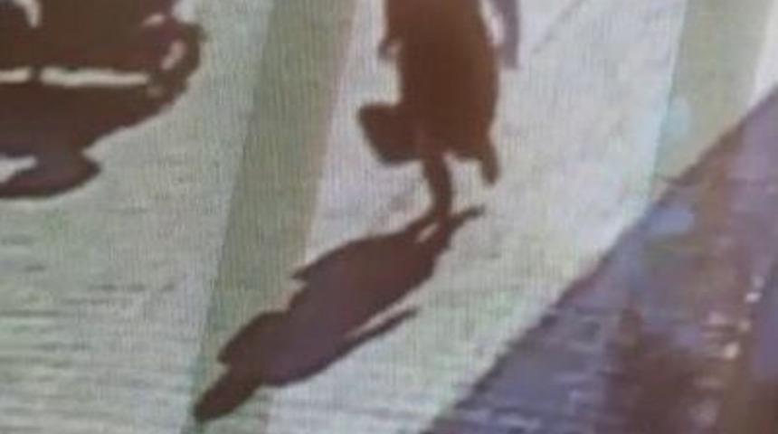 Bisikletli Kapkaççı Önce Kameraya Sonra Polise Yakalandı