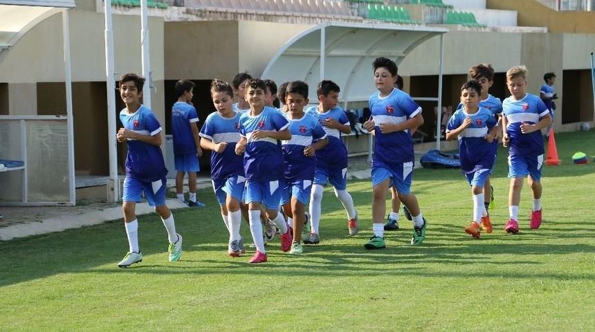 Futbolun Fabrikasında Geleceğin Yıldızları Yetişiyor