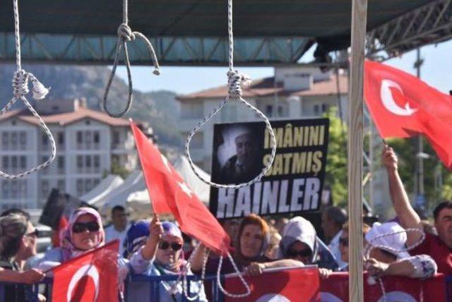 Cumhurbaşkanı'na Suikast Timi Davasında, Duruşma Salonu Dışına Darağacı Kuruldu