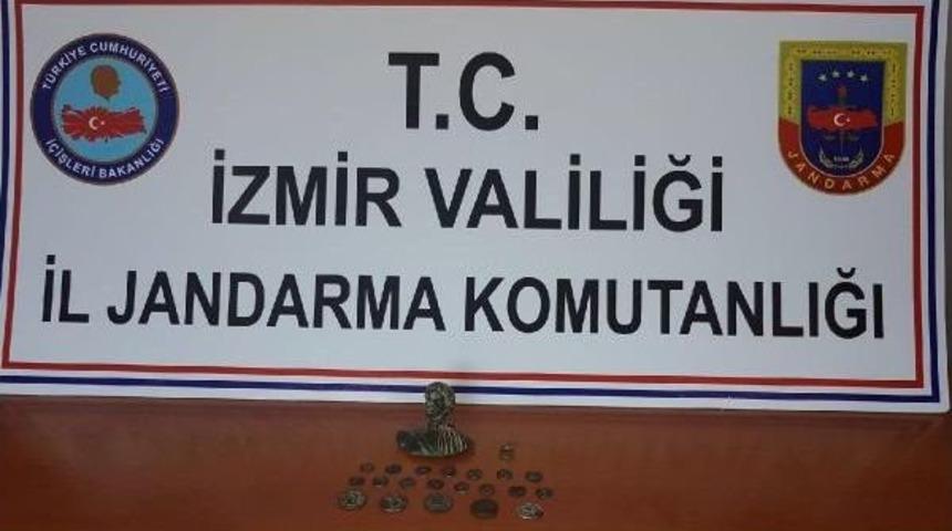 İzmir'de Tarihi Eser Ka&ccedil;ak&ccedil;ısı &Ouml;zbek Kadına G&ouml;zaltı