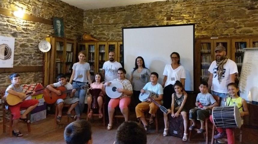 Birgi &Ccedil;ek&uuml;l Evinden Yaz Okulunda &Ouml;ğrencilere Eğitim