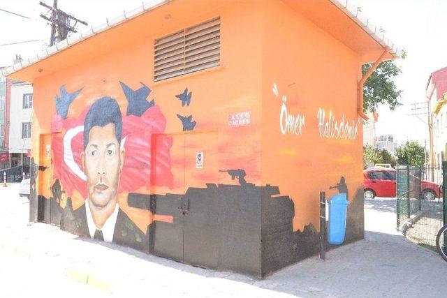 Kahramanların Resimleri Trafolarda 1