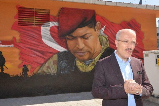 Kahramanların Resimleri Trafolarda 2