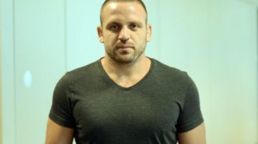 (&ouml;zel Haber) Salih Erin&ccedil;: "herkes Kılıfından &Ccedil;ekilmiş Bı&ccedil;ak Gibi Keskin Ve Sivri"