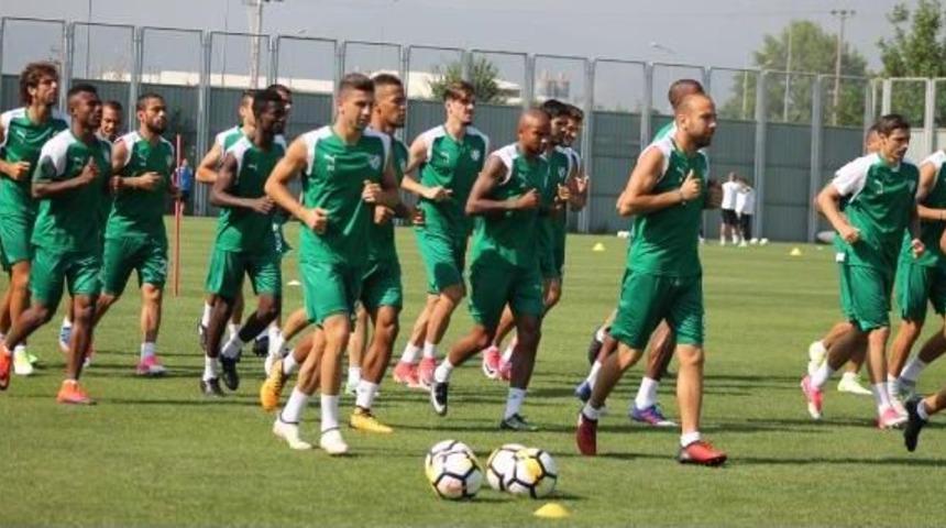 Bursaspor Teknik Direkt&ouml;r&uuml; Le Guen: "işinizden Zevk Alın"
