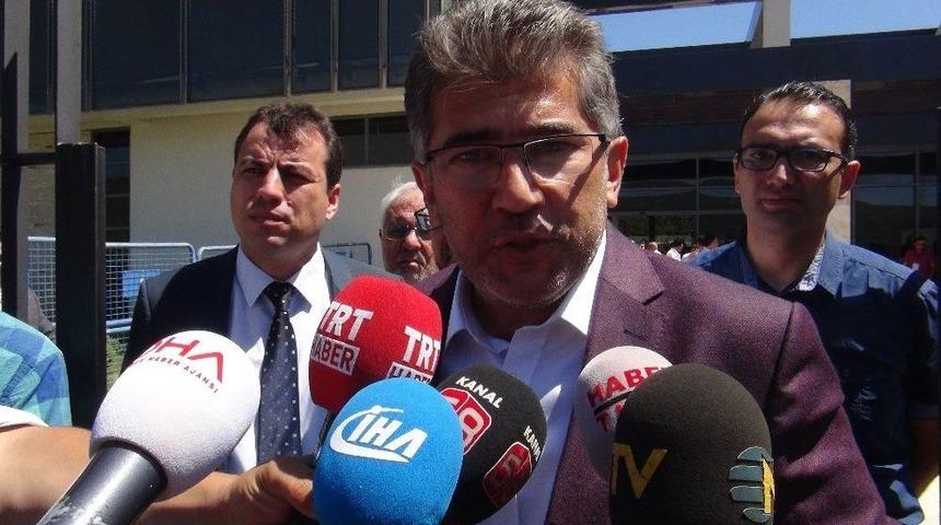 Milletvekili &Ouml;zt&uuml;rk, &ldquo;burada Tiyatro Oynanıyor&rdquo;