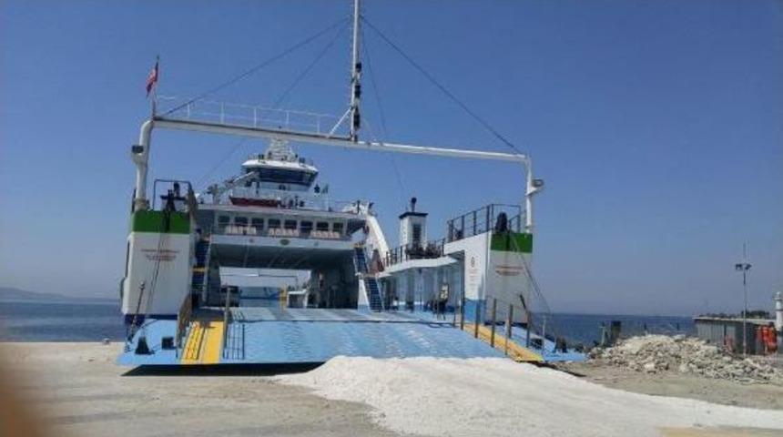İskeleye &Ccedil;arpan Araba Vapurunda Hasar B&uuml;y&uuml;k