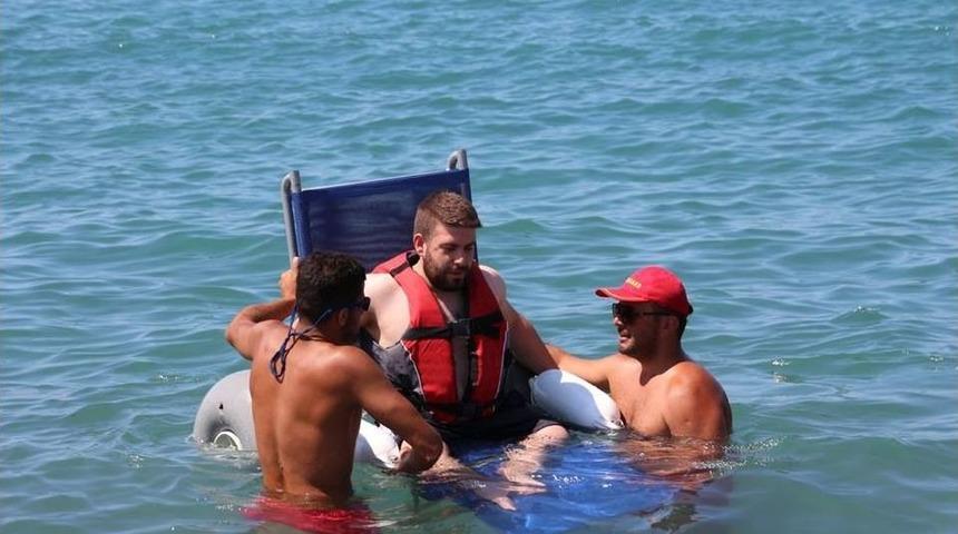 Ak&ccedil;akoca Sahillerinde Engellilere Engel Yok