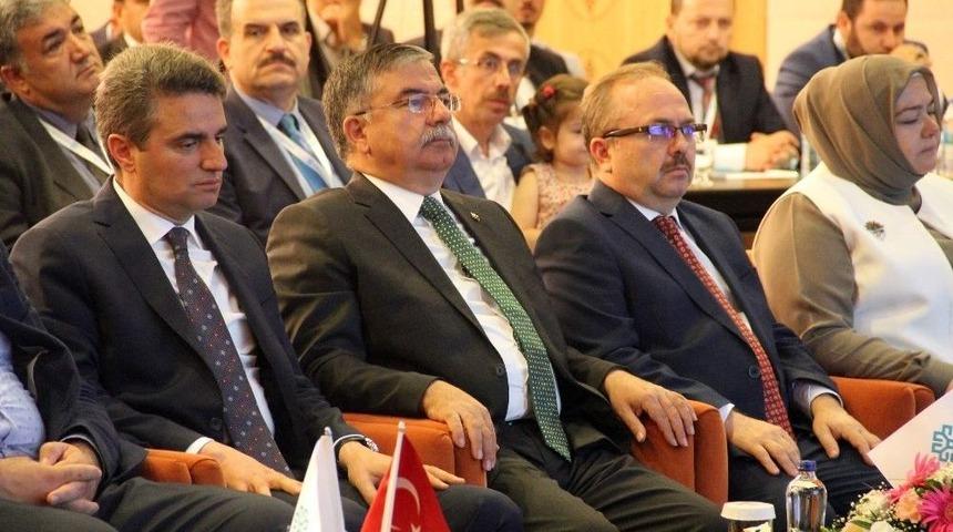 Milli Eğitim Bakanı İsmet Yılmaz:
