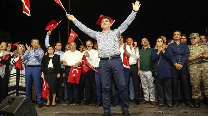 Belediye Başkanı Fadıloğlu&rsquo;ndan 15 Temmuz A&ccedil;ıklaması