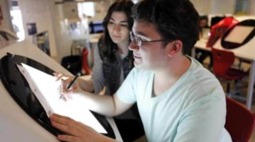 Proje Ve Fikirler &Uuml;niversite Bursu İ&ccedil;in Yarışıyor