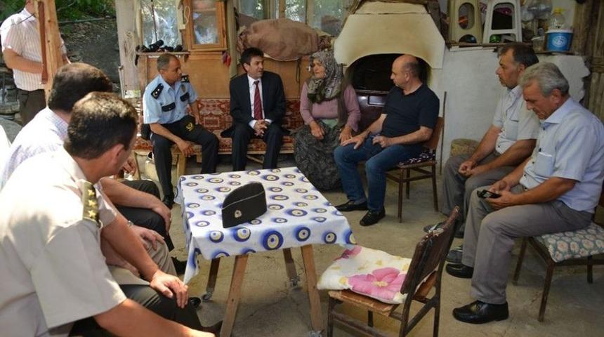 Gediz Protokol&uuml; 15 Temmuz Gazisinin Ailesini Ziyaret Etti