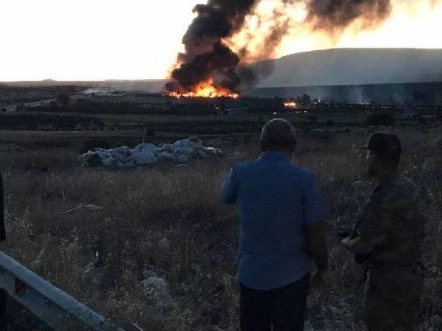 Kilis'te Askerlerin Kaldığı Konteynerlerde Yangın (4)