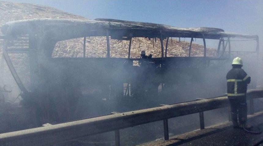 Şanlıurfa&rsquo;da Yanan Otob&uuml;ste 22 Kişi Yaralandı