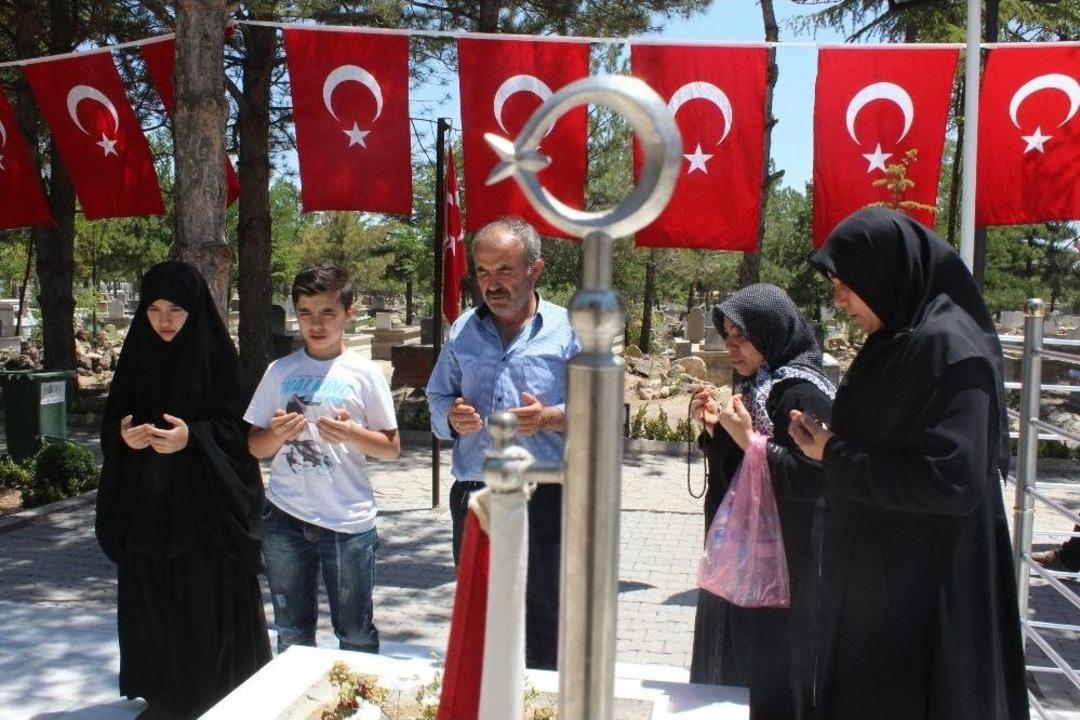 7&rsquo;den 70&rsquo;e Herkes Ziyarete Geliyor