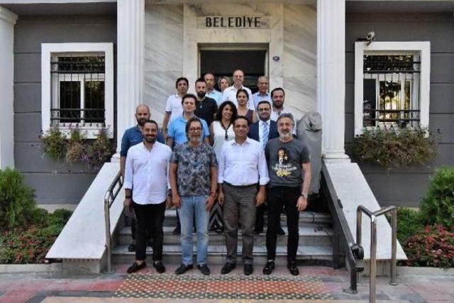 İzmir Bornova Stadı na S&uuml;per Lig Bakımı 1