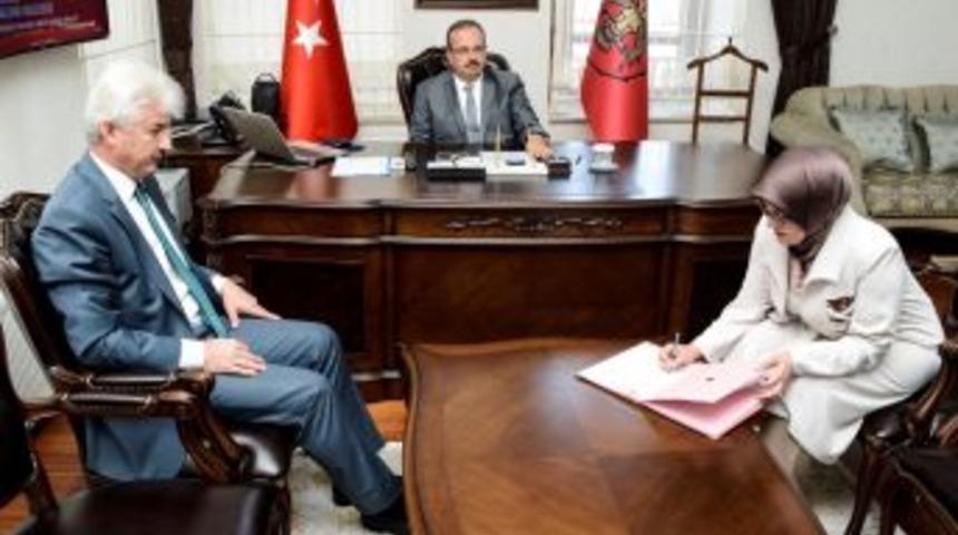 Meram&rsquo;dan 15 Temmuz Hatırası 15 K&uuml;t&uuml;phane