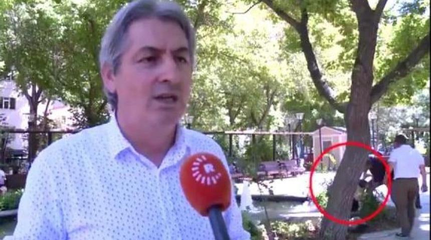 R&ouml;portaj Sırasında Parktaki G&ouml;lete D&uuml;şen &Ccedil;ocuğu Kameraman Kurtardı