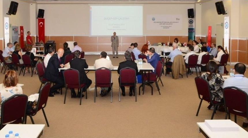 Diş Hekimliği Fak&uuml;ltelerinin Eğitim Geleceği Eskişehir&rsquo;de Planlanıyor