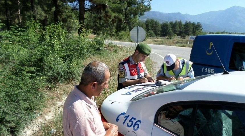 Kargı&rsquo;da Jandarma Ve Polis Ekiplerinden Ortak Trafik Uygulaması