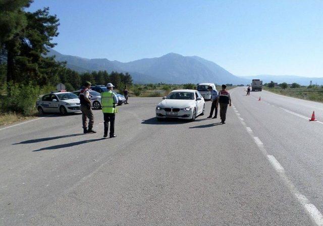 Kargı’da Jandarma Ve Polis Ekiplerinden Ortak Trafik Uygulaması 2